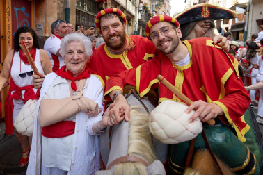 Foto de la comparsa de gigantes y cabezudos de San Fermín este viernes 7 de julio de 2023./