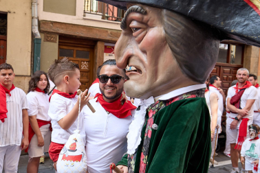 Foto de la comparsa de gigantes y cabezudos de San Fermín este viernes 7 de julio de 2023./