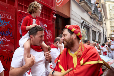 Foto de la comparsa de gigantes y cabezudos de San Fermín este viernes 7 de julio de 2023./