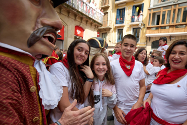 Foto de la comparsa de gigantes y cabezudos de San Fermín este viernes 7 de julio de 2023./