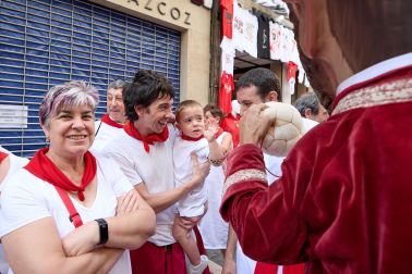 Foto de la comparsa de gigantes y cabezudos de San Fermín este viernes 7 de julio de 2023./