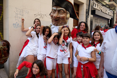 Foto de la comparsa de gigantes y cabezudos de San Fermín este viernes 7 de julio de 2023./