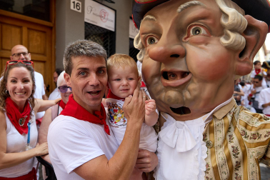 Foto de la comparsa de gigantes y cabezudos de San Fermín este viernes 7 de julio de 2023./