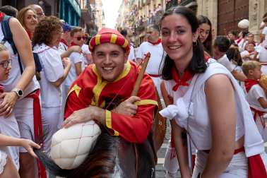 Foto de la comparsa de gigantes y cabezudos de San Fermín este viernes 7 de julio de 2023./