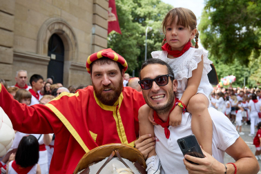 Foto de la comparsa de gigantes y cabezudos de San Fermín este viernes 7 de julio de 2023./