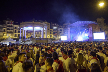 Lágrimas de Sangre y la Sra. Tomasa en San Fermín 2023.