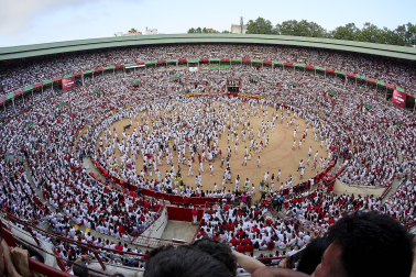 Vaquillas tras el tercer encierro.