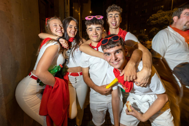 Público asistente a los fuegos artificiales del sábado 8 de julio