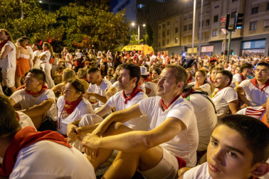 Público asistente a los fuegos artificiales del sábado 8 de julio