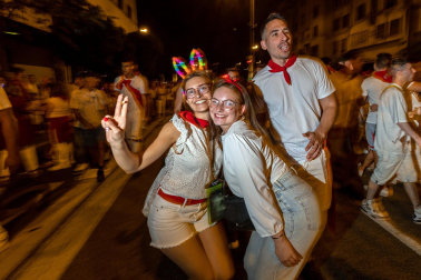 Público asistente a los fuegos artificiales del sábado 8 de julio