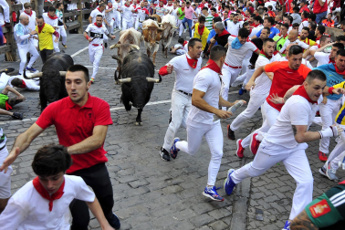 Imágenes del cuarto encierro de San Fermín 2023.