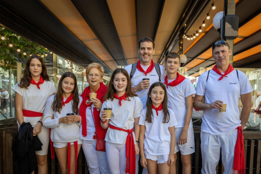 Después de ver el encierro y las vaquillas en la plaza de toros toca reponer fuerzas.