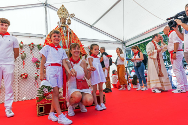 Fotos de la ofrenda foral a San Fermín.