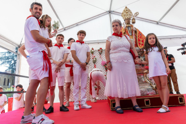 Fotos de la ofrenda foral a San Fermín.