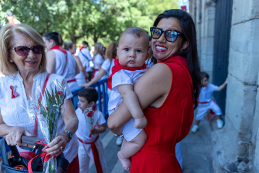 Fotos de la ofrenda foral a San Fermín.