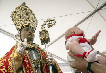 Fotos de la ofrenda foral a San Fermín 2023