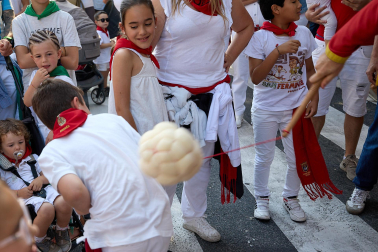 Fotos de la Comparsa de Gigantes y Cabezudos este lunes, 10 de julio.
