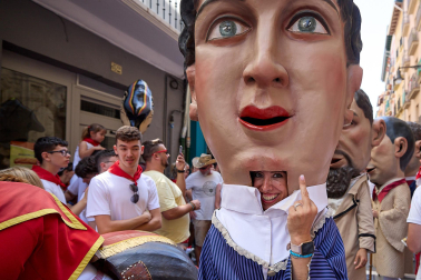 Fotos de la Comparsa de Gigantes y Cabezudos este lunes, 10 de julio.
