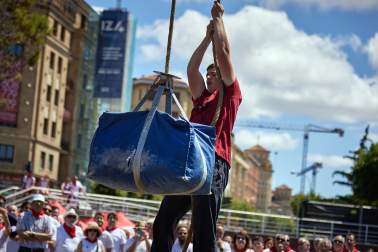 Fotos de la jornada de herri kirol este 13 de julio de los Sanfermines de 2023.
