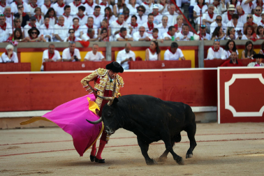 EMILIO DE JUSTO, en la séptima corrida de la Feria del Toro de San Fermín 2023./