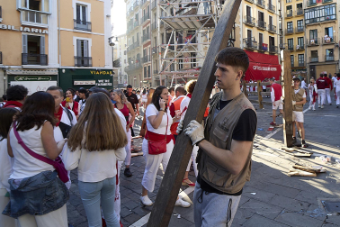 Retirada del vallado tras el último encierro de San Fermín
