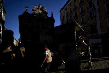 Retirada del vallado tras el último encierro de San Fermín