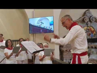 Actuación de la capilla de música de la catedral de Pamplona, dirigida por Ricardo Zoco, con voces del Orfeón Pamplonés y músicos y de la Orquesta Sinfónica de Navarra en la misa de la Octava de San Fermín, este 14 de julio de 2023.
