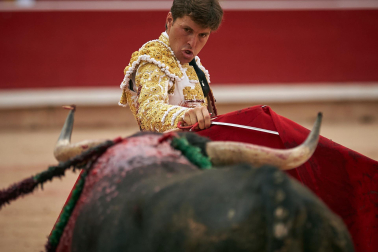 Fotos de la octava y última corrida de la Feria de San Fermín./