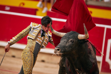Fotos de la octava y última corrida de la Feria de San Fermín./