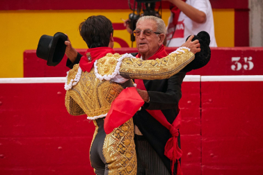 Fotos de la octava y última corrida de la Feria de San Fermín./