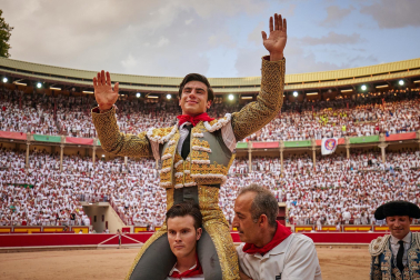 Fotos de la octava y última corrida de la Feria de San Fermín./