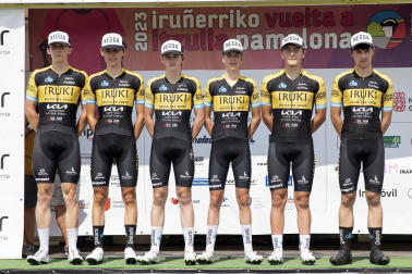 Presentación de equipos participantes en la Vuelta a Pamplona