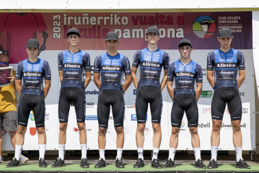 Presentación de equipos participantes en la Vuelta a Pamplona