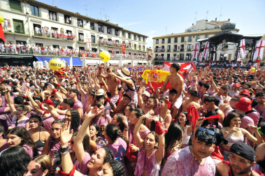 Imágenes del cohete de las fiestas de Tudela 2023