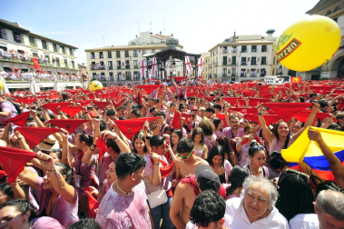 Imágenes del cohete de las fiestas de Tudela 2023