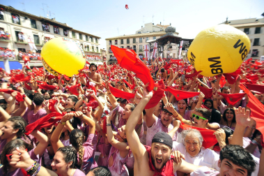 Imágenes del cohete de las fiestas de Tudela 2023