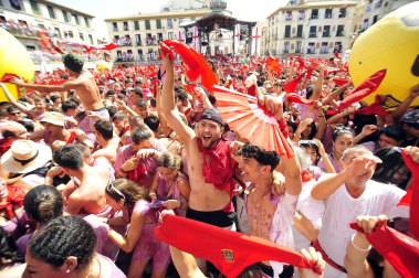 Imágenes del cohete de las fiestas de Tudela 2023