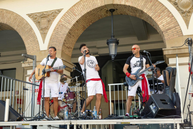 Fotos de las fiestas del cohete de Tudela./ Blanca Aldanondo