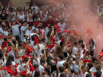 Galería de fotos de las fiestas lanzadores del cohete en Puente de la Reina
