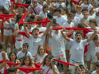 Galería de fotos de las fiestas lanzadores del cohete en Puente de la Reina