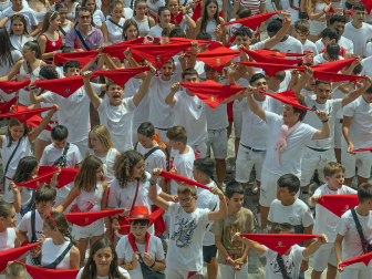 Galería de fotos de las fiestas lanzadores del cohete en Puente de la Reina