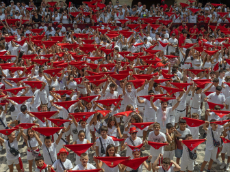 Galería de fotos de las fiestas lanzadores del cohete en Puente de la Reina