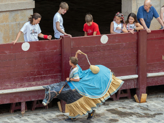 Galería de fotos de las fiestas lanzadores del cohete en Puente de la Reina