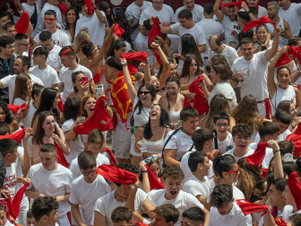Galería de fotos de las fiestas lanzadores del cohete en Puente de la Reina