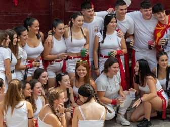 Galería de fotos de las fiestas lanzadores del cohete en Puente de la Reina
