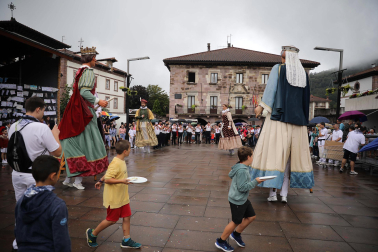 Galería de fotos de las fiestas del cohete de Elizondo