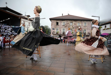 Galería de fotos de las fiestas del cohete de Elizondo