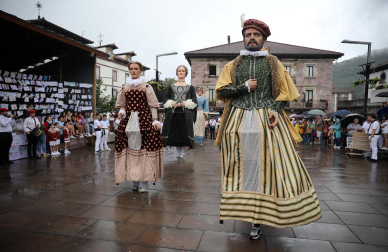Galería de fotos de las fiestas del cohete de Elizondo