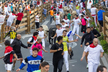 Imagen del primer encierro de las fiestas de Tudela 2023./