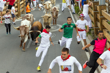 Imagen del primer encierro de las fiestas de Tudela 2023./